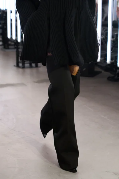 Look 25